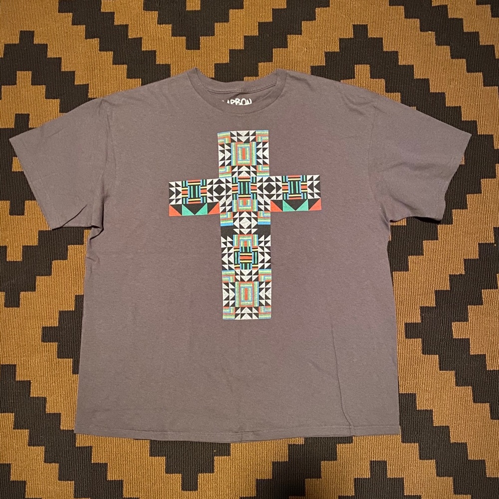 Vintage Y2K Tribal Art Cross Grey Tee